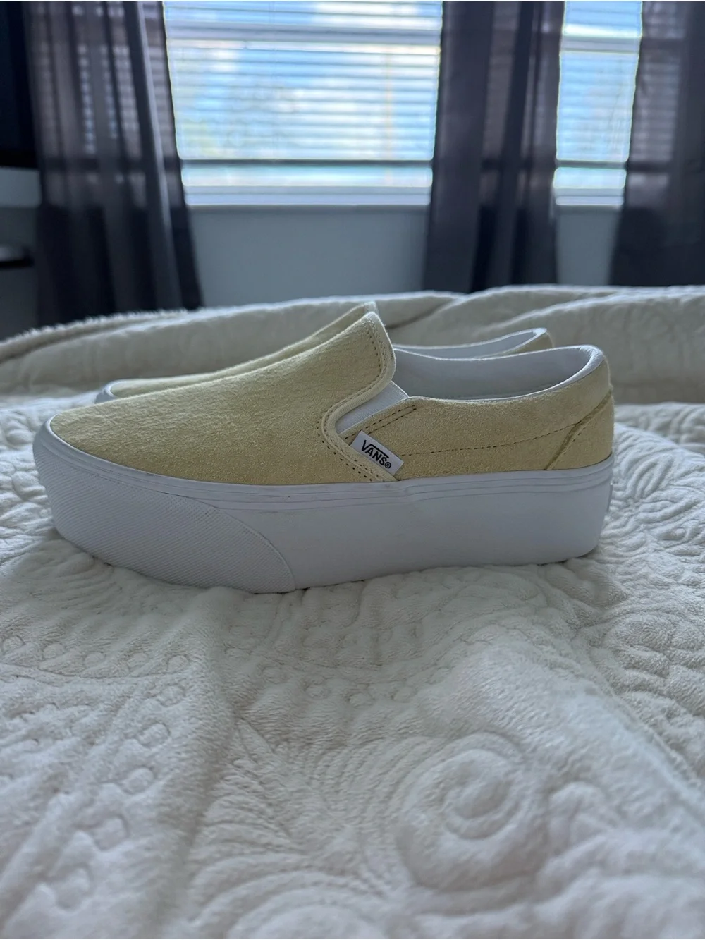 Vans Platform Slip-On in Soft Yellow suede like fabric. Unisex!